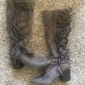 Brown suede Boots with fray